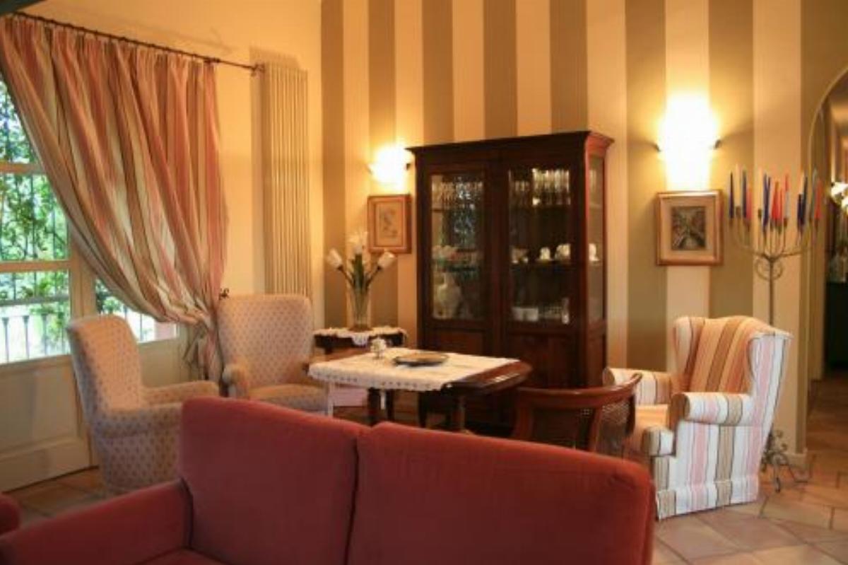 Casa San Sebastiano Hotel Diano dʼAlba Italy