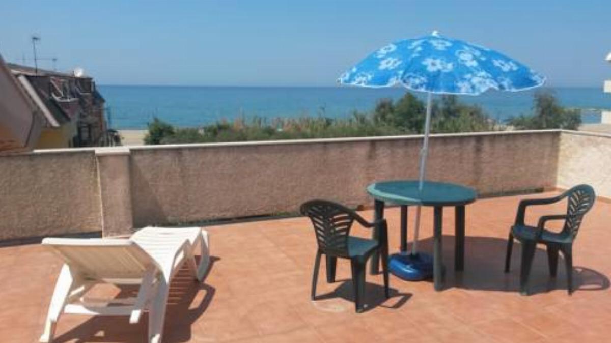 Casa vacanza a 50 mt dalla spiaggia vista mare Hotel Cariati Italy
