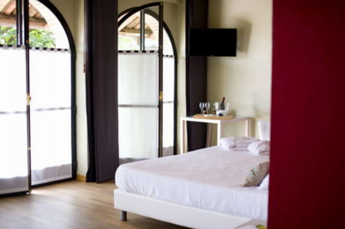 Casalora - La Madernassa Resort Hotel Guarene Italy