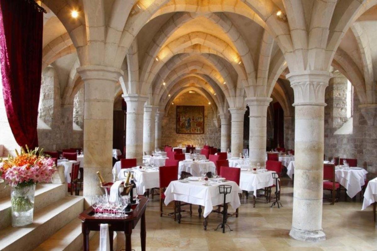 Chateau De Gilly Hotel Dijon France