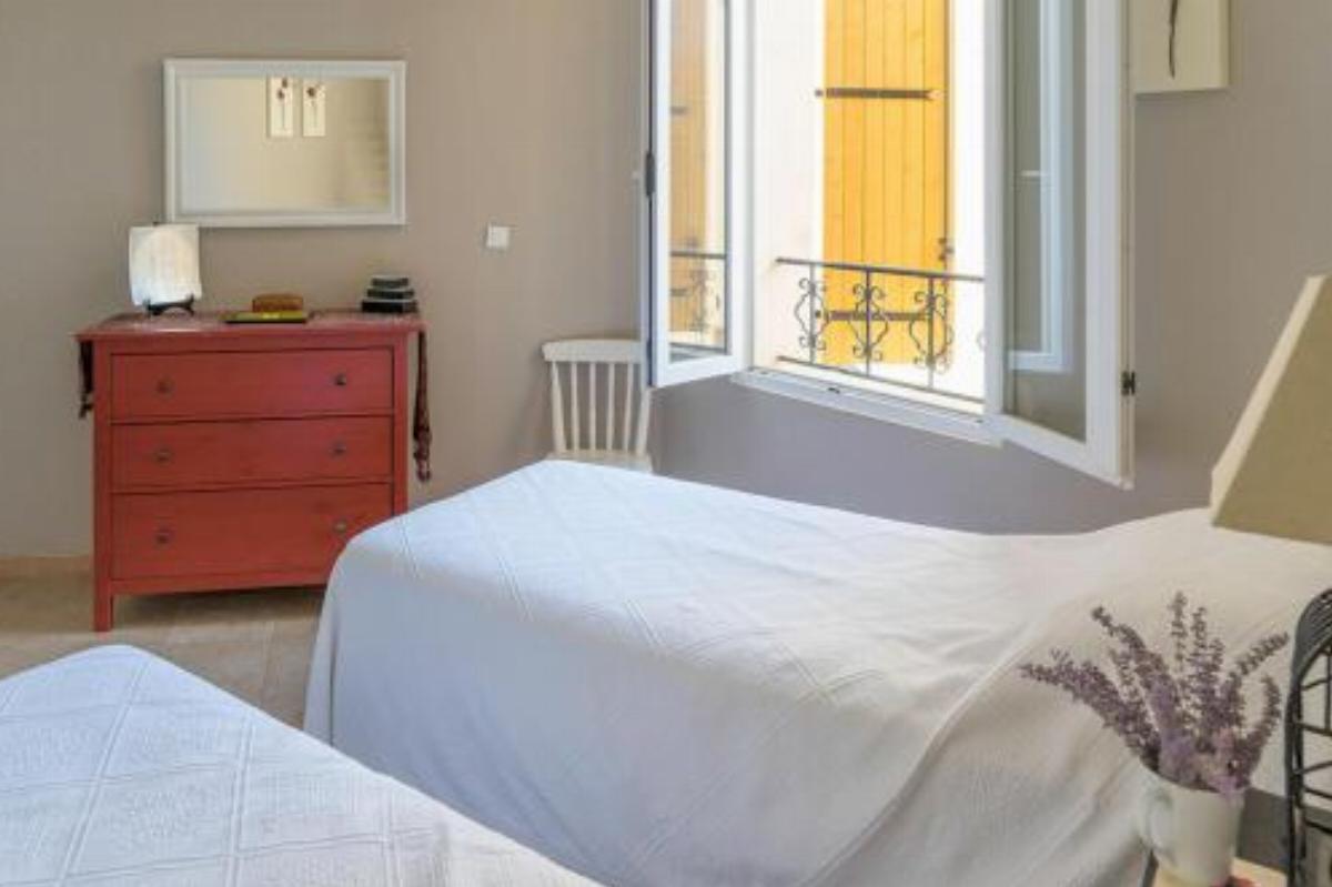 Comfortable Gite (3) in attractive Languedoc village Hotel Magalas France