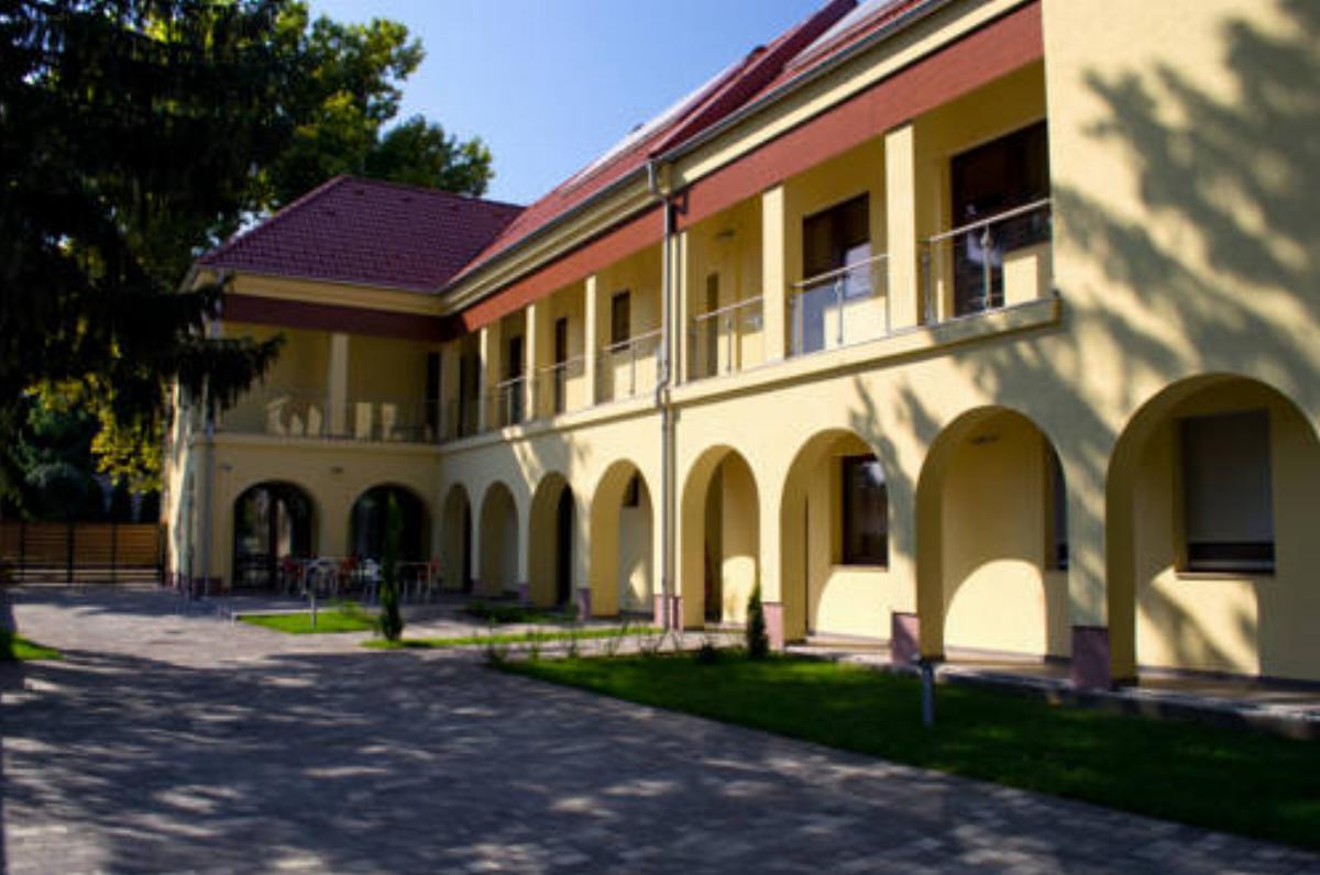 Csenge Panzió Hotel Balatonszárszó Hungary