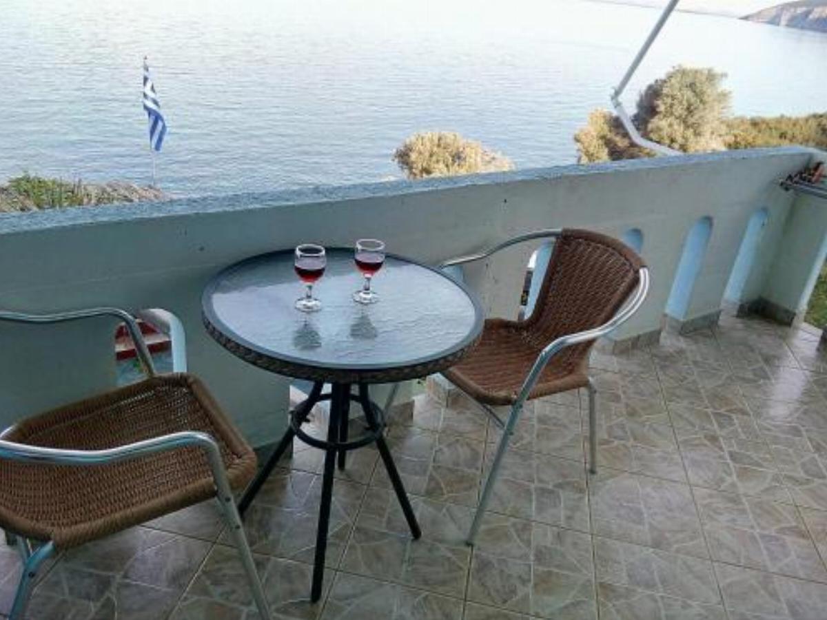 Delfini Hotel Akhladherí Greece