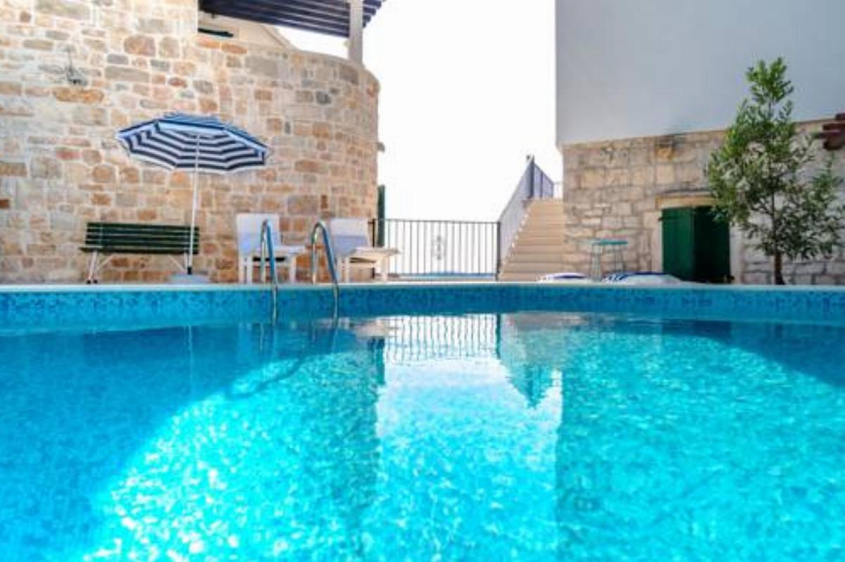 Eternity with pool Hotel Donji Humac Croatia