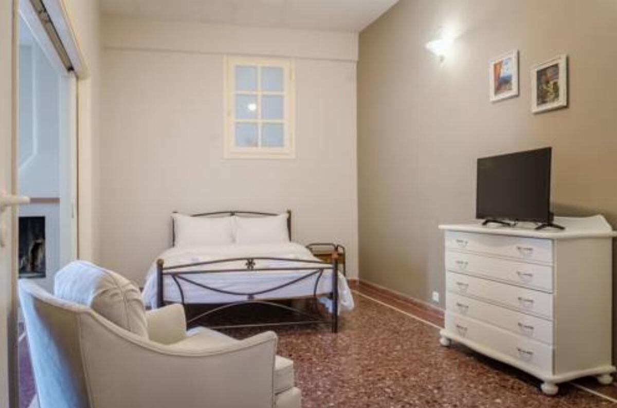 Ev Zin Apartement Dafnon Hotel Leonidion Greece