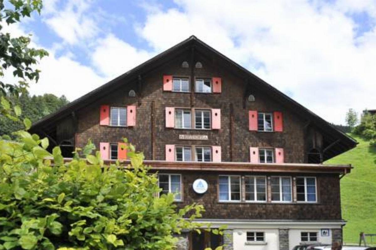 Familien- & Jugendherberge Berghaus Hotel Engelberg Switzerland