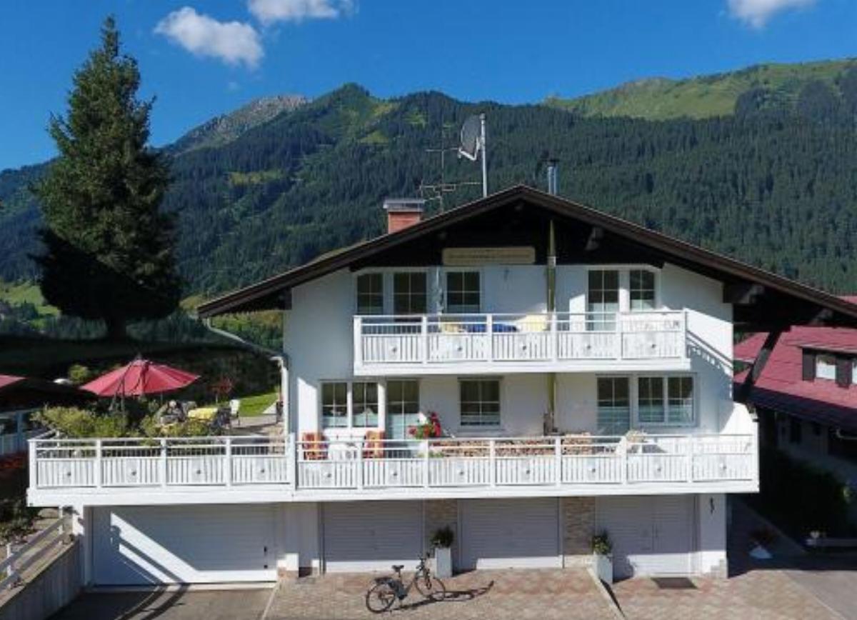 Ferienwohnung Vier Jahreszeiten Hotel Hirschegg Austria