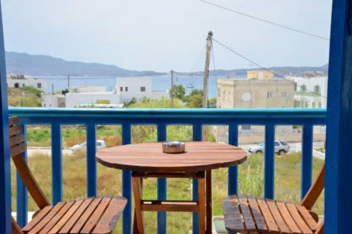 Finikas Studios Hotel Adamas Greece