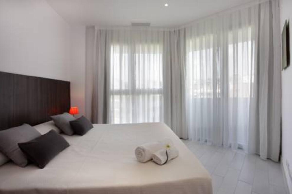 Fisa Rentals Les Corts Apartments Hotel Barcelona Spain