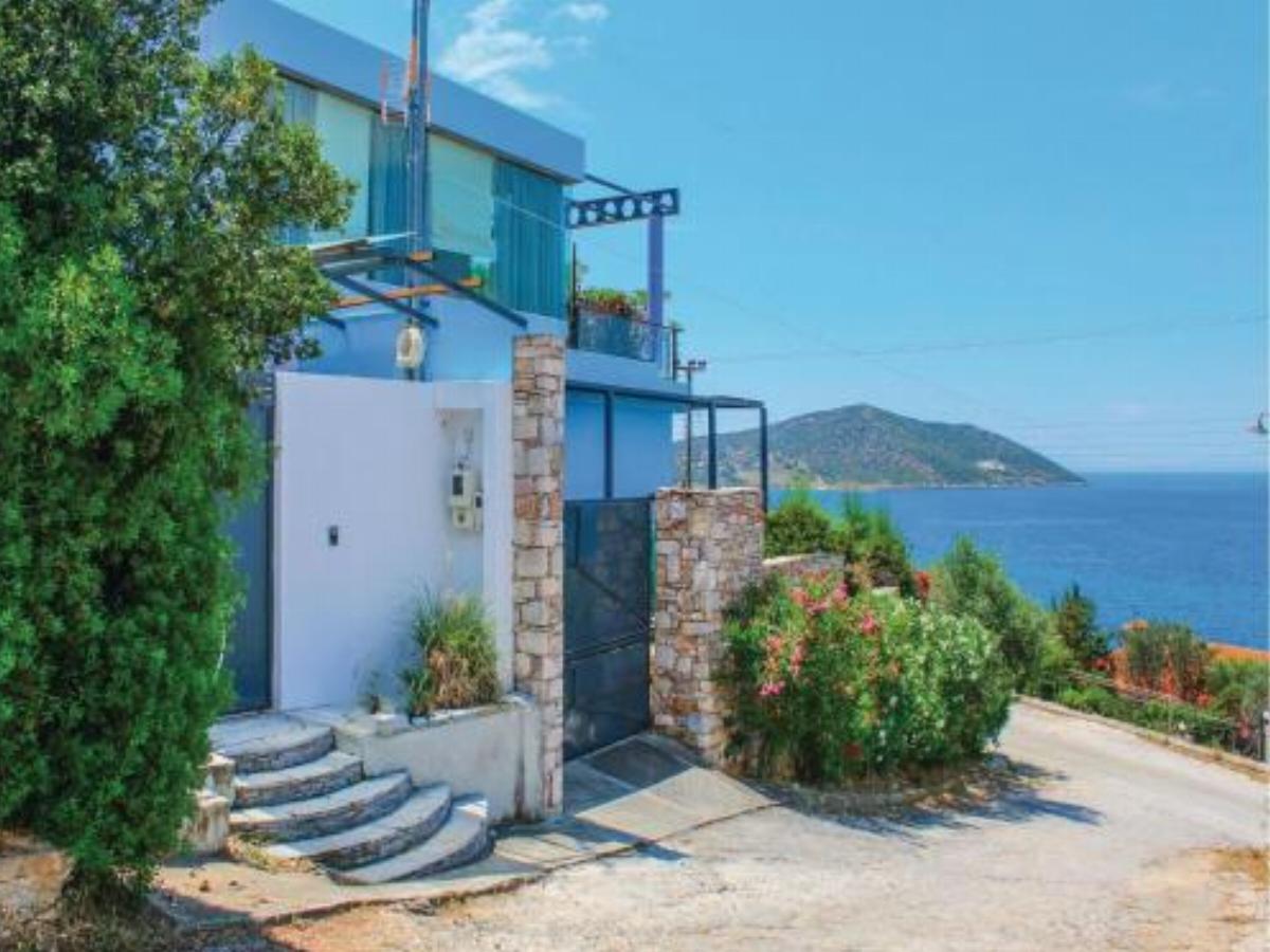 Five-Bedroom Apartment in Porto Rafti, ATTIKI Hotel Agios Spyridon Greece