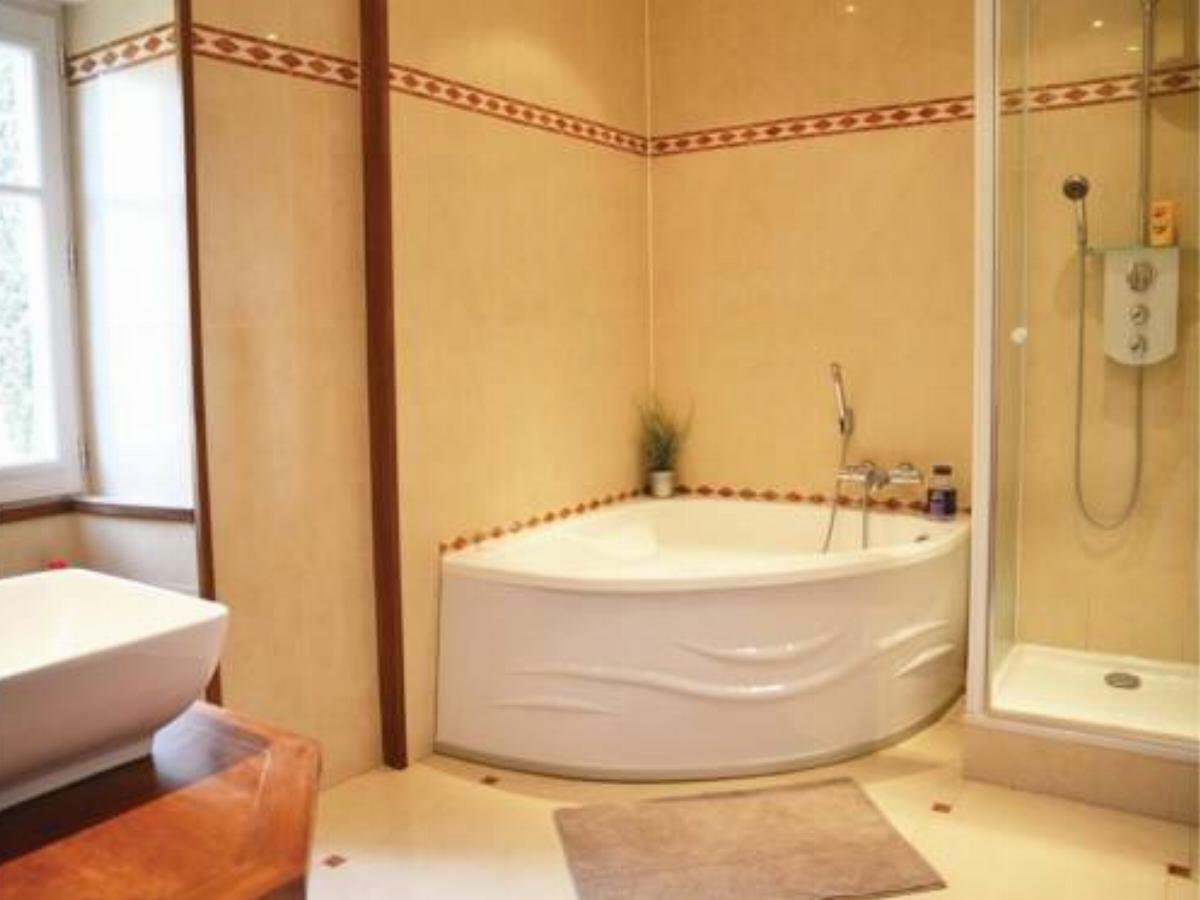 Four-Bedroom Holiday Home in Saint-Louans,Chinon Hotel Chinon France
