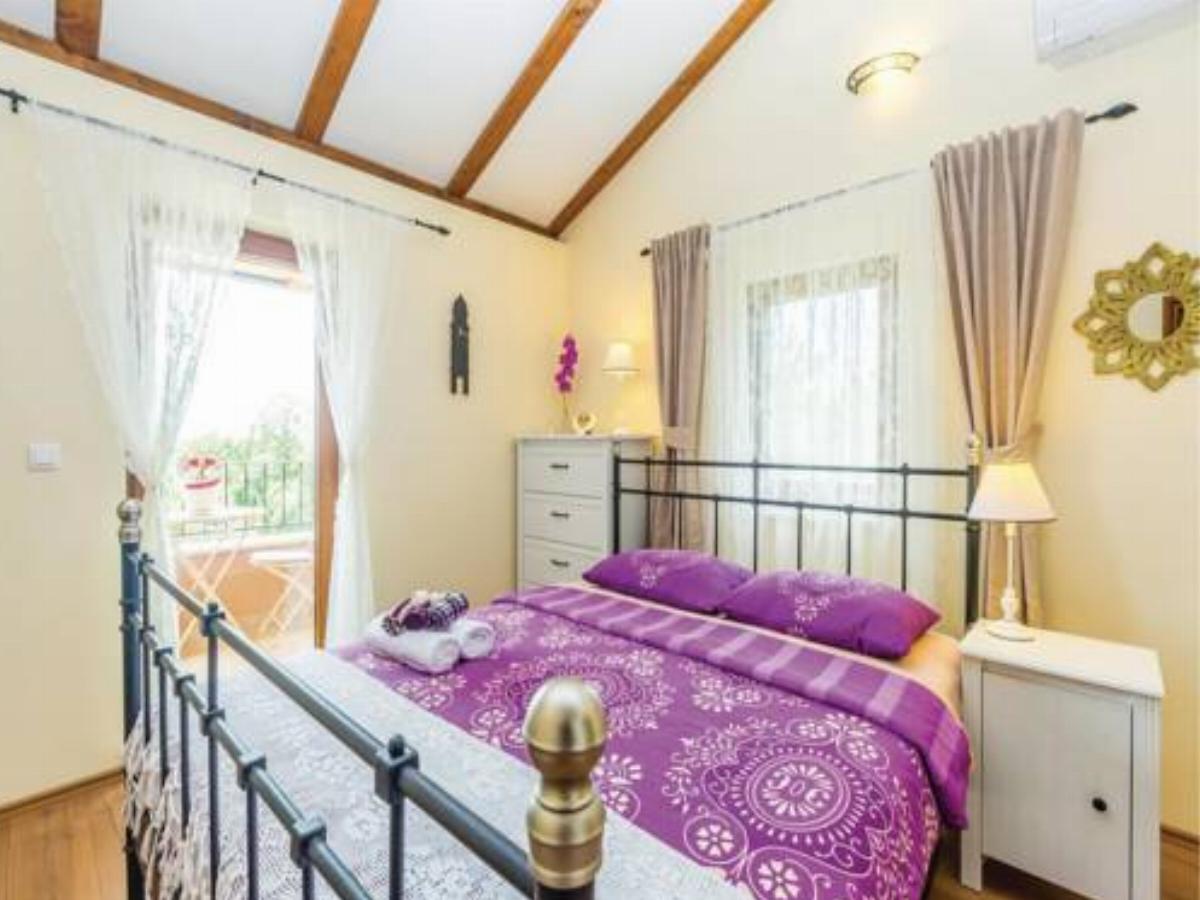 Four-Bedroom Holiday home Kras with a Fireplace 09 Hotel Kras Croatia