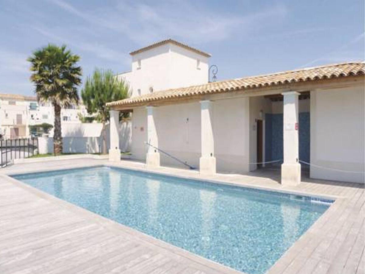 Four-Bedroom Holiday home Mont 05 Hotel Aigues-Mortes France