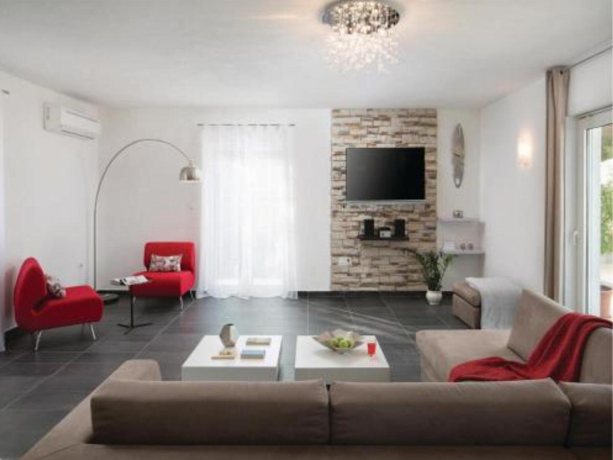 Four-Bedroom Holiday home Radovici with a Fireplace 08 Hotel Šumber Croatia