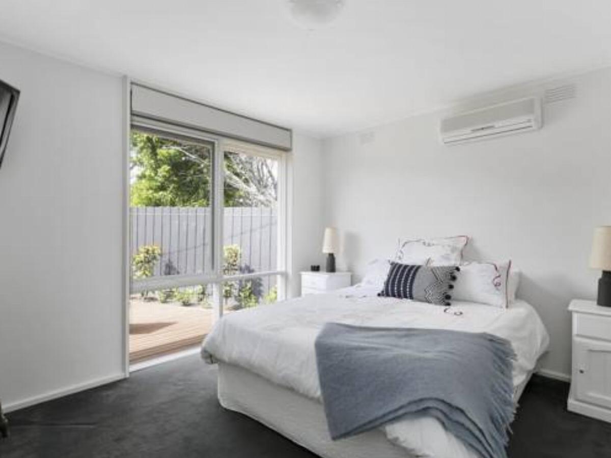 Front Beach Shack - renovated house in a quiet location Hotel Blairgowrie Australia