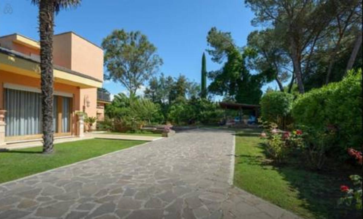 Guest House Villa Mimosa Hotel Olgiata Italy