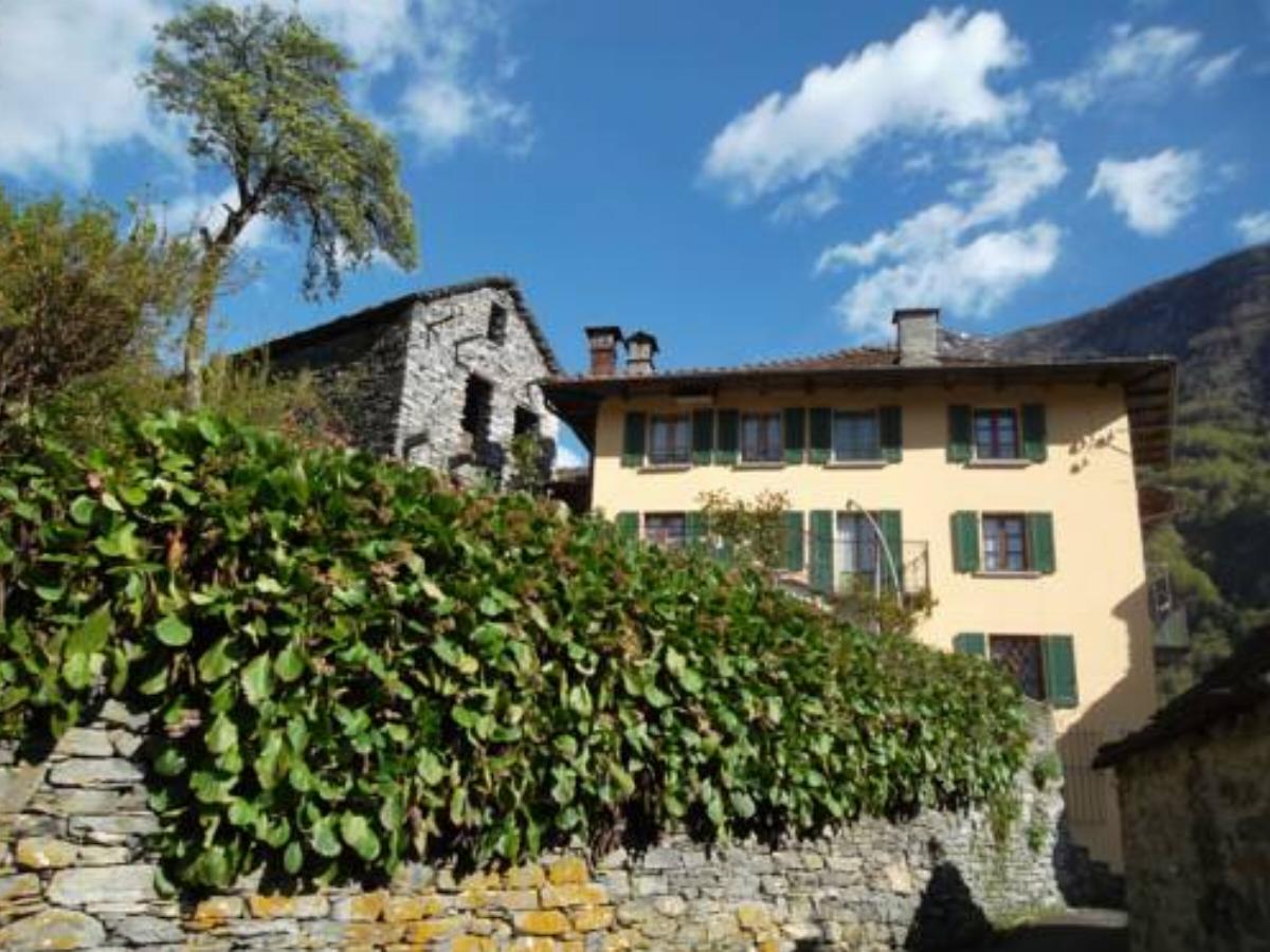 Guesthouse By Wild Hotel Linescio Switzerland