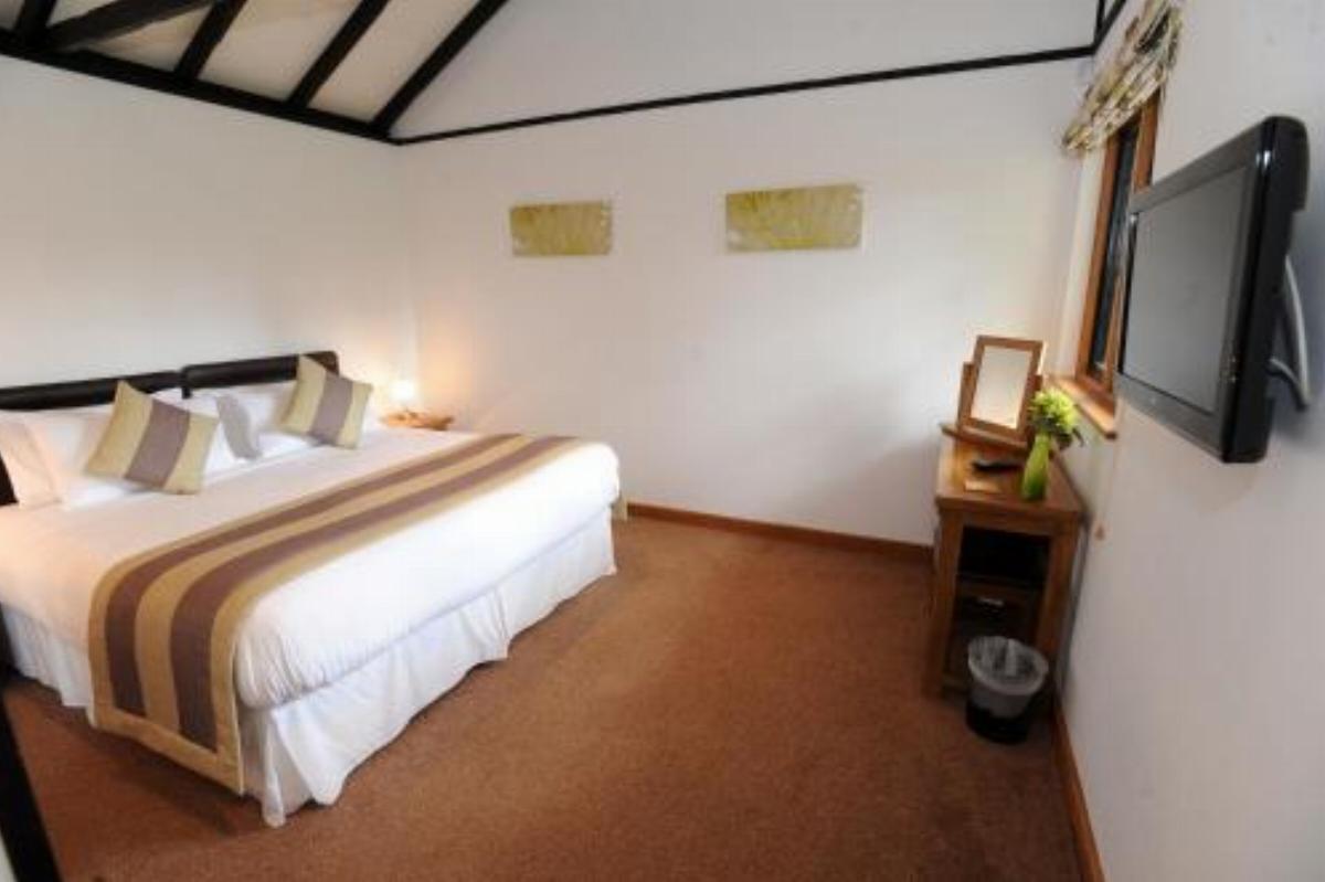 Hill Top Farm Lodges Hotel Chertsey United Kingdom