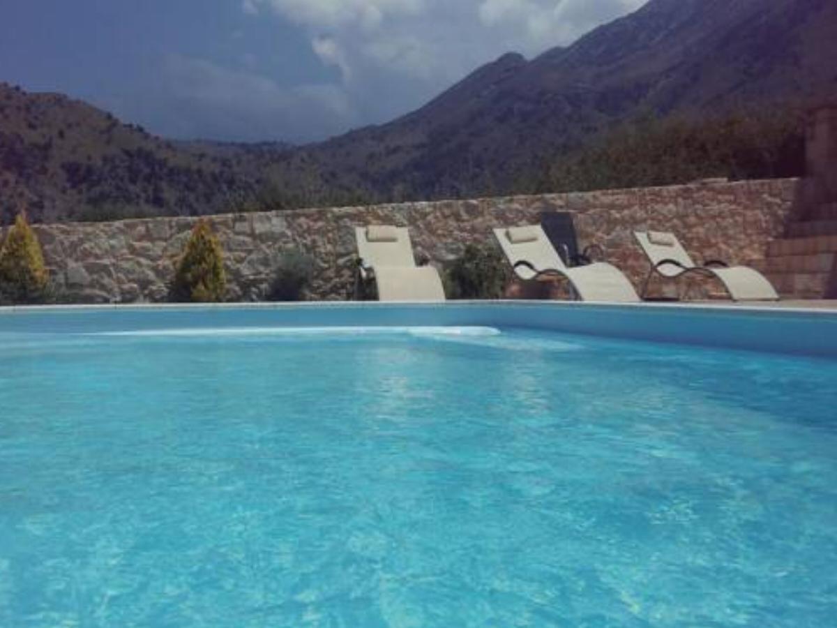 Holiday Home Chania with Hot Tub II Hotel Dhimitroulianá Greece