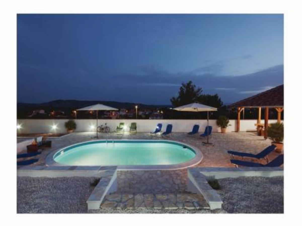 Holiday home Drage 91 with Outdoor Swimmingpool Hotel Drage Croatia