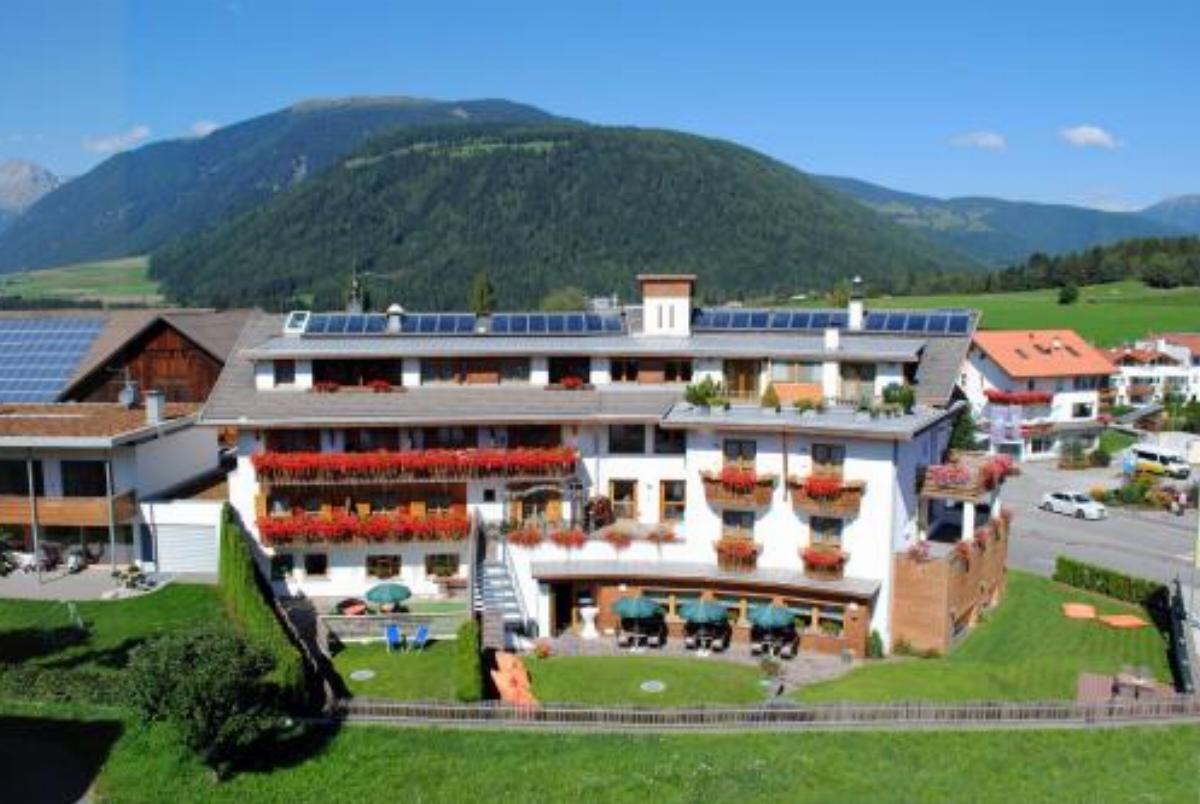 Hotel Alp Cron Moarhof Hotel Valdaora Italy