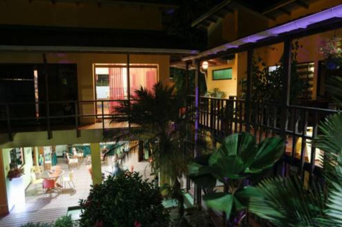 Hotel La Casa de las Flores Hotel Cahuita Costa Rica