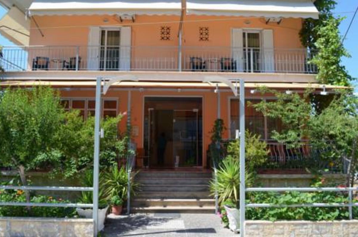 Hotel Loula Rooms and Apartments Hotel Kamena Vourla Greece