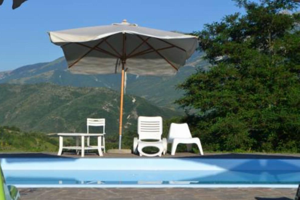 Il Fico Apartment with Swimming Pool Hotel Cantiano Italy