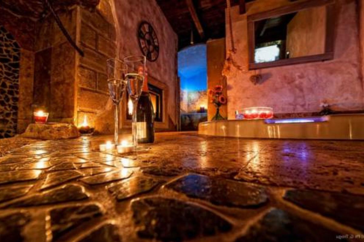 Il Giardino dei Flintstones B&B Hotel Cerveteri Italy