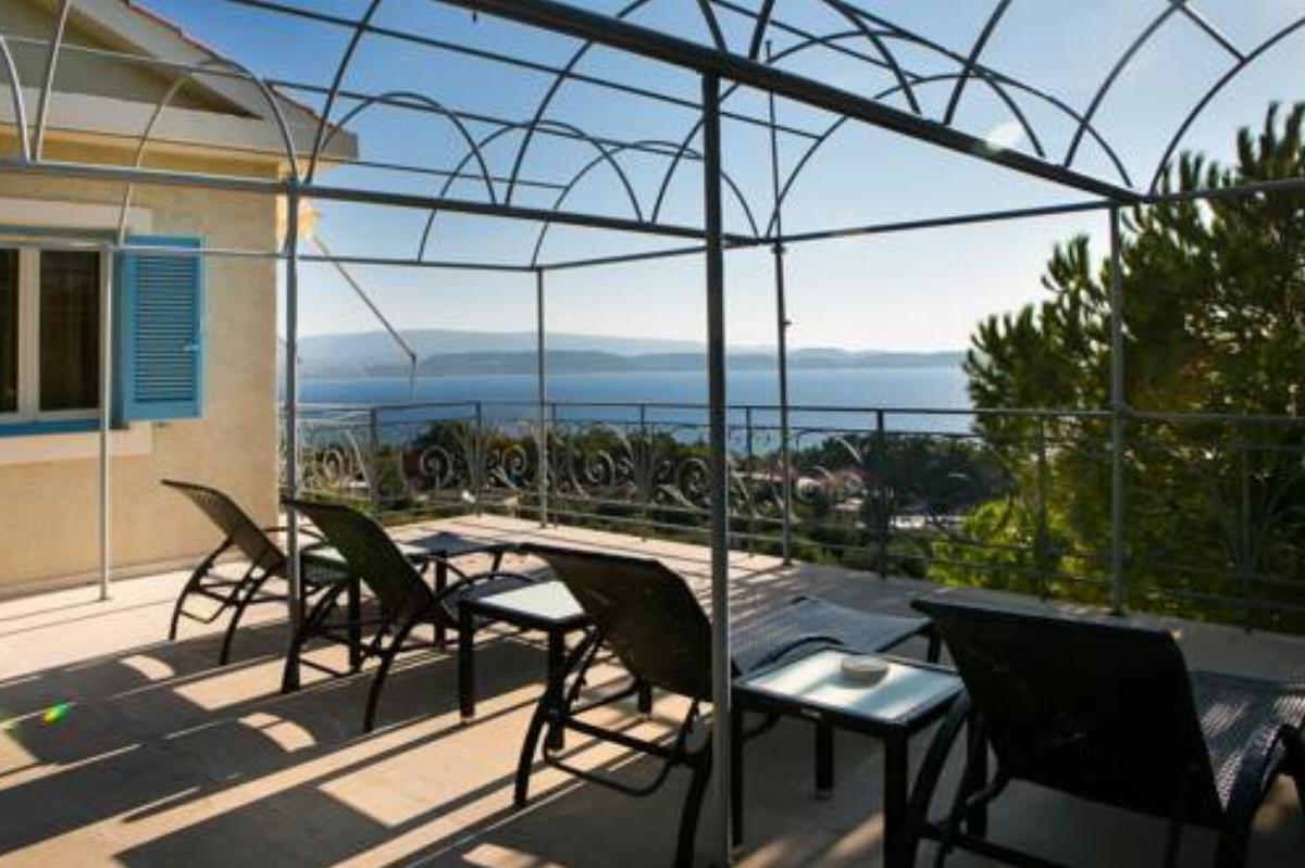 Irini Apartment Hotel Lassi Greece