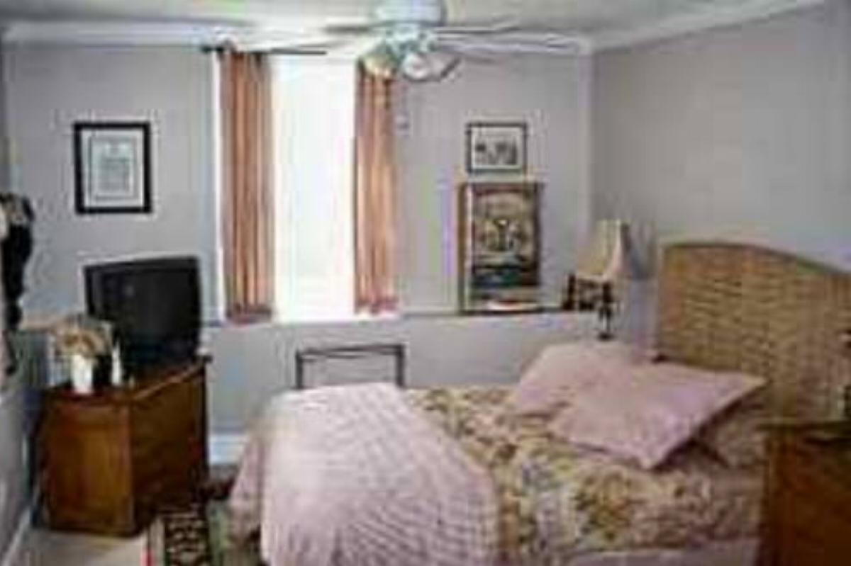 Josephine's on the Bay Bed and Breakfast Hotel Hull USA