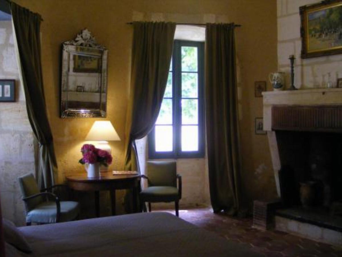 La chambre de la Tour Hotel Lugon et l’Ile du Carney France