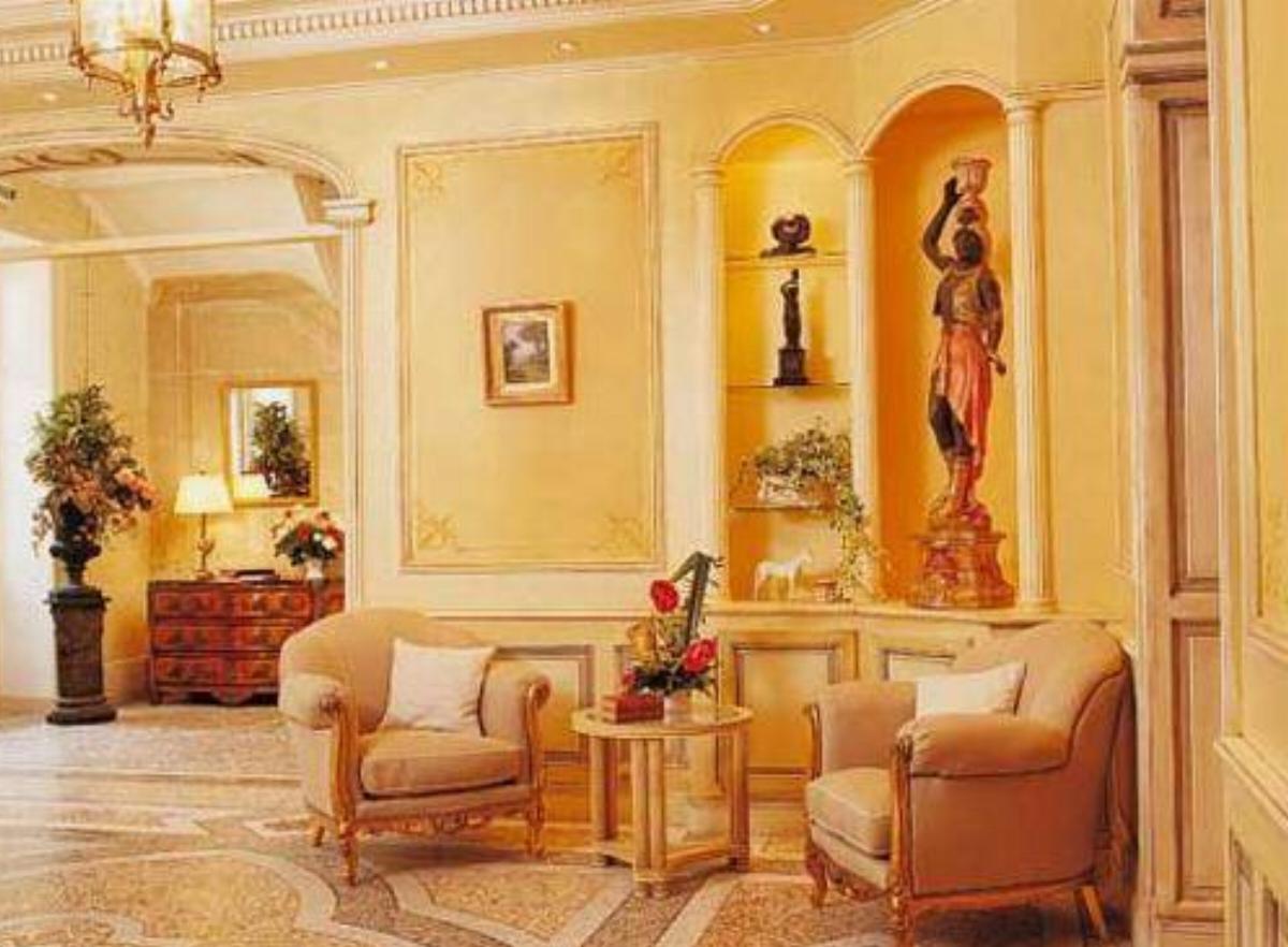 Manoir De La Roseraie - Les Collectionneurs Hotel Grignan France