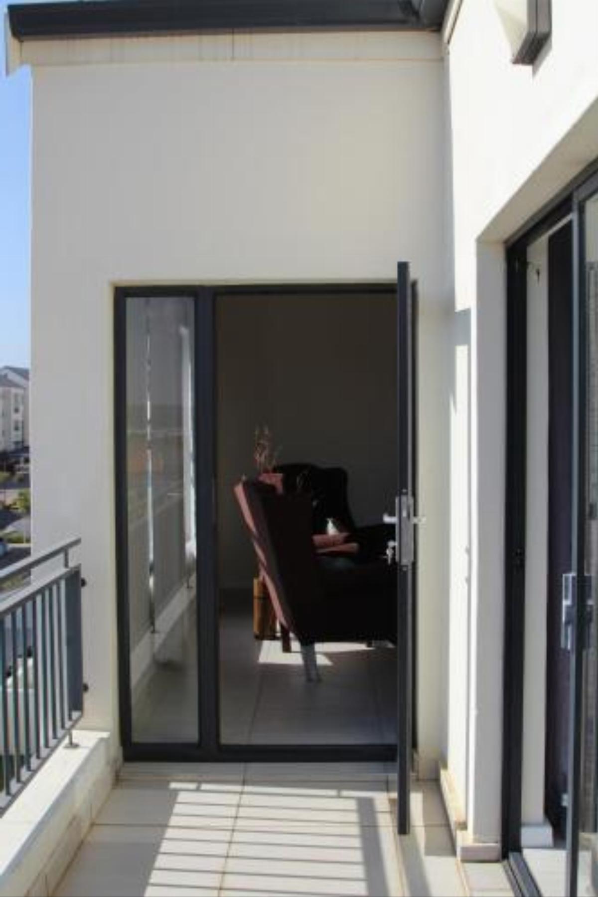 Modern apartment in Greenstone Hill Hotel Antwerp South Africa