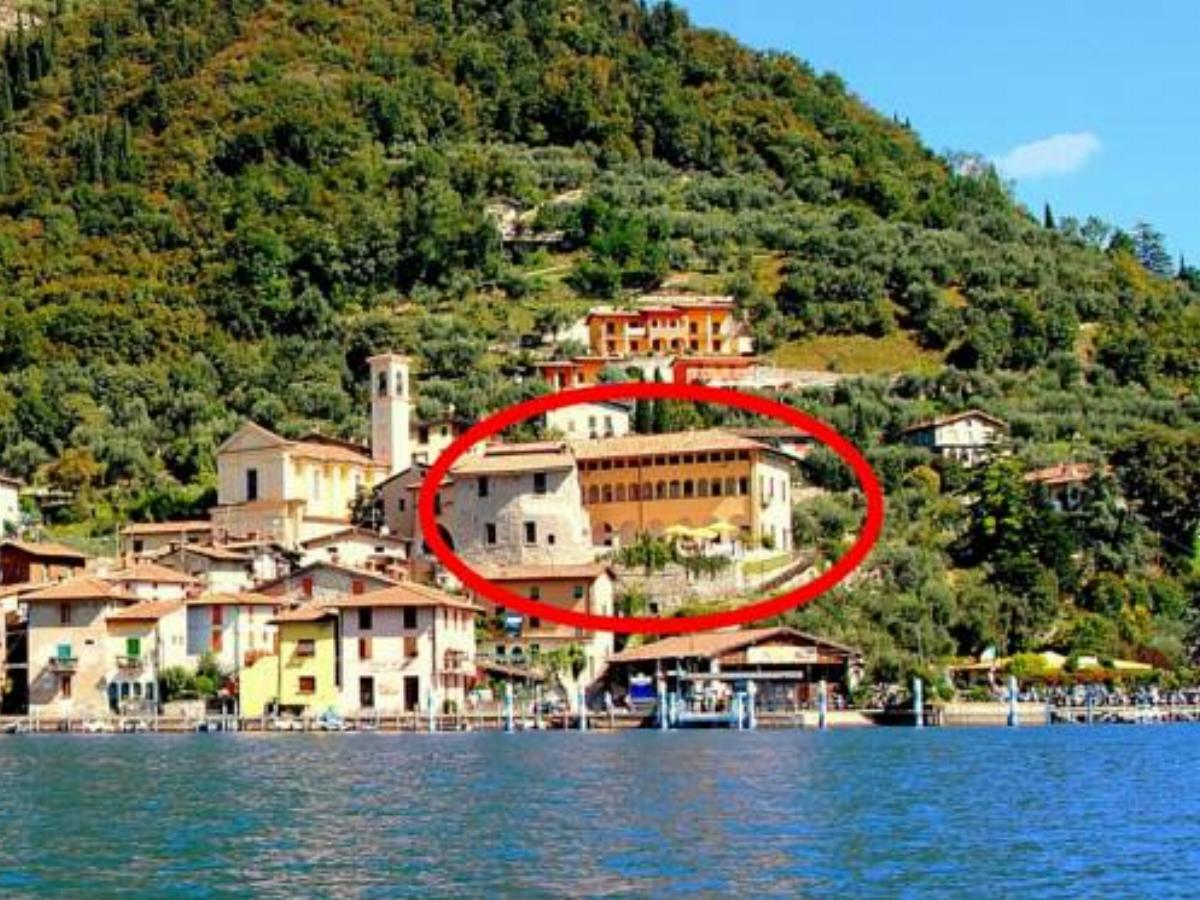 Monte Isola Bilo 4 Dehor-Garden Vistalago Hotel Cure Italy