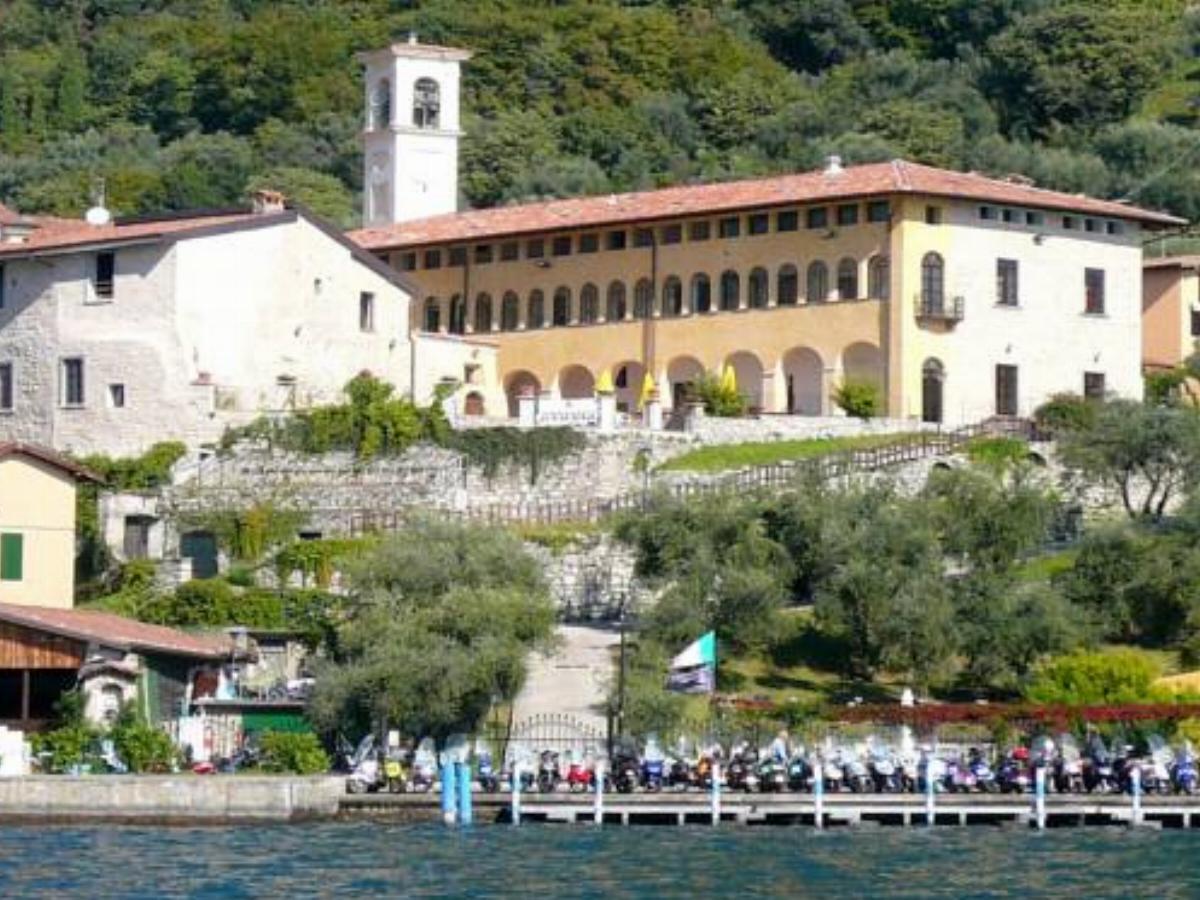 Monte Isola Bilo 4 Dehor-Garden Vistalago Hotel Cure Italy