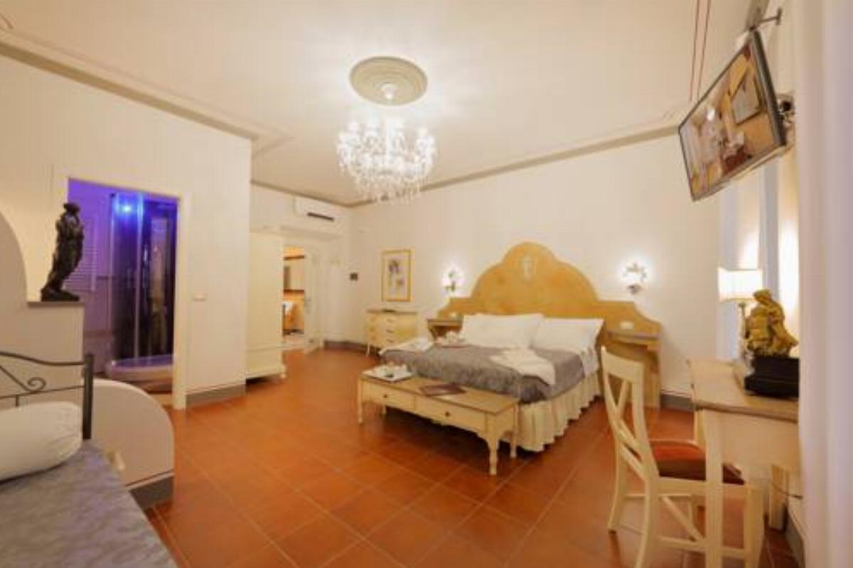 Palazzo Mari suite & rooms b&b Hotel Montevarchi Italy