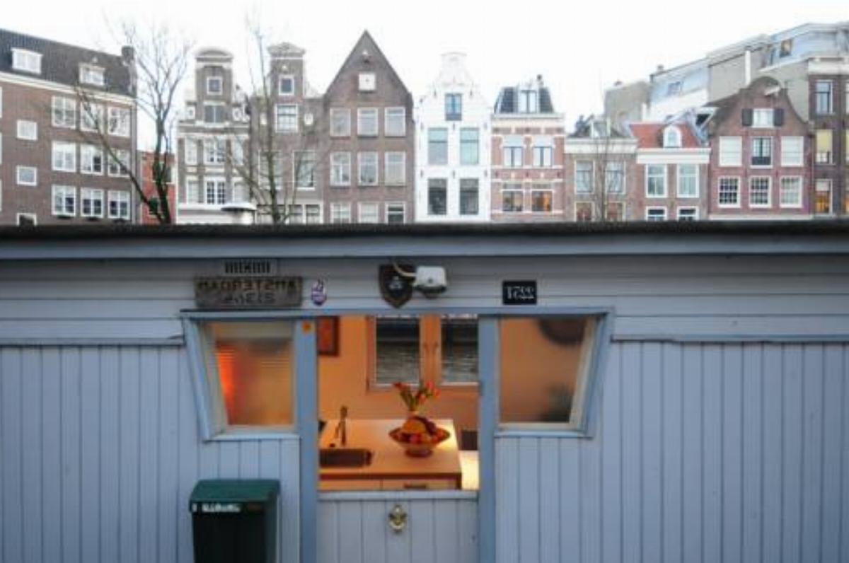 Pantheos Top Houseboat Hotel Amsterdam Netherlands
