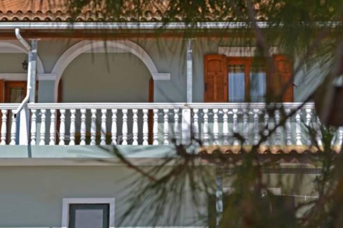 PINE TREE COTTAGE / KORAKONISI INLET Hotel Ágios Nikólaos Greece