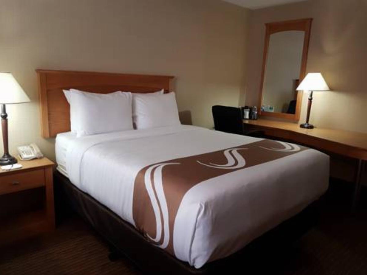 Quality Inn & Suites Hotel Cornwall Canada