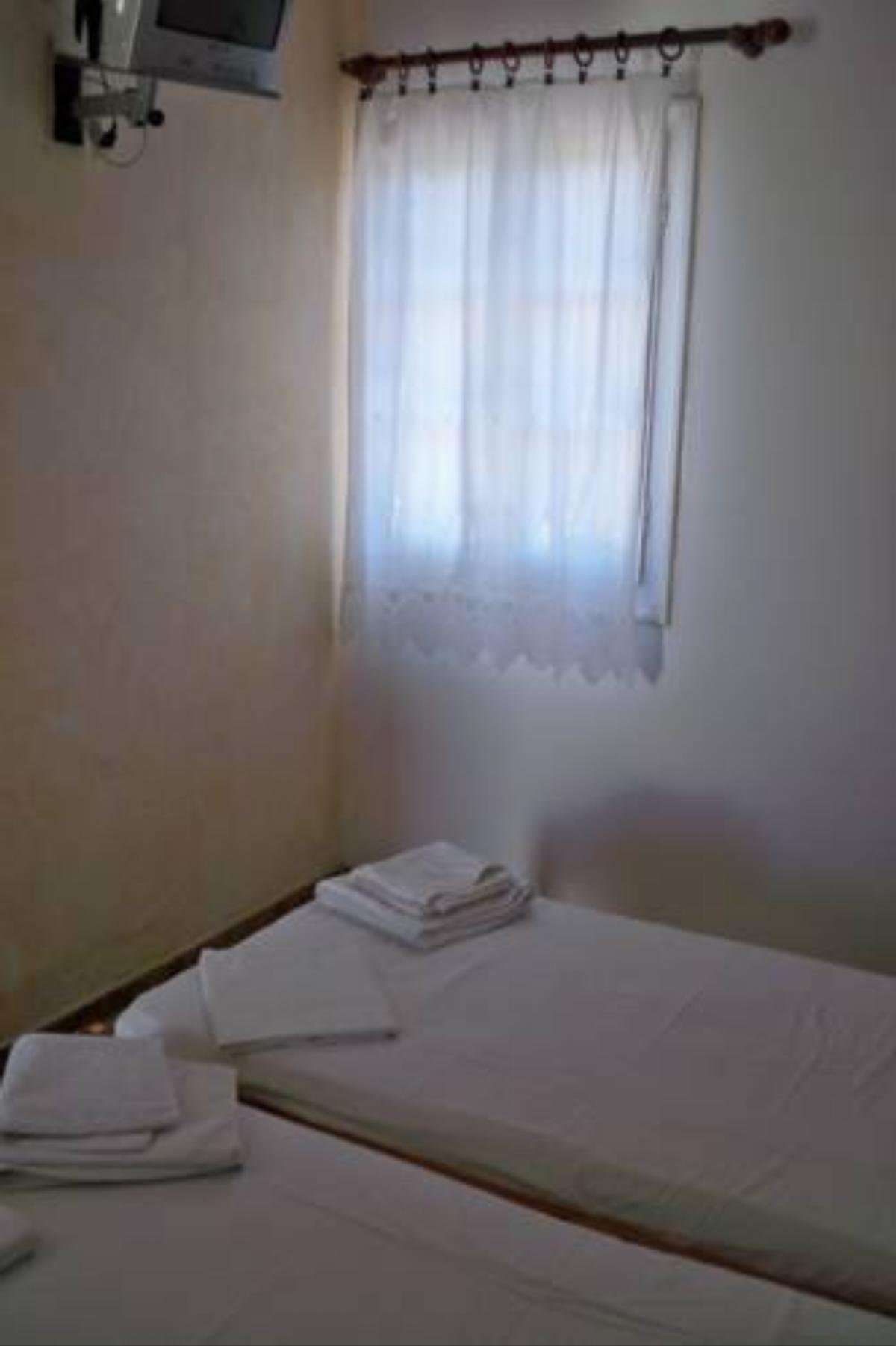 Rafeleti Rooms Hotel Chrissi Akti Greece