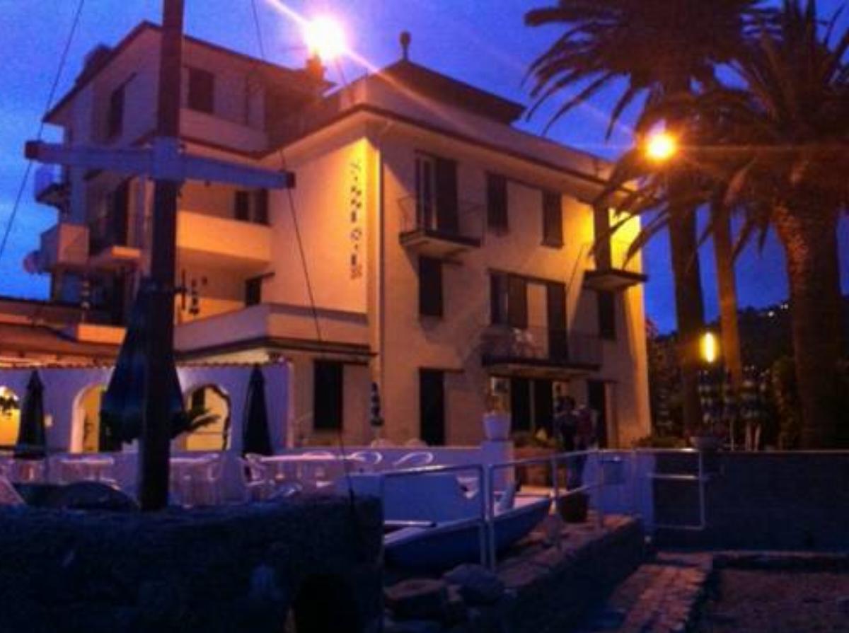 Residence Villa Miky Hotel Albenga Italy