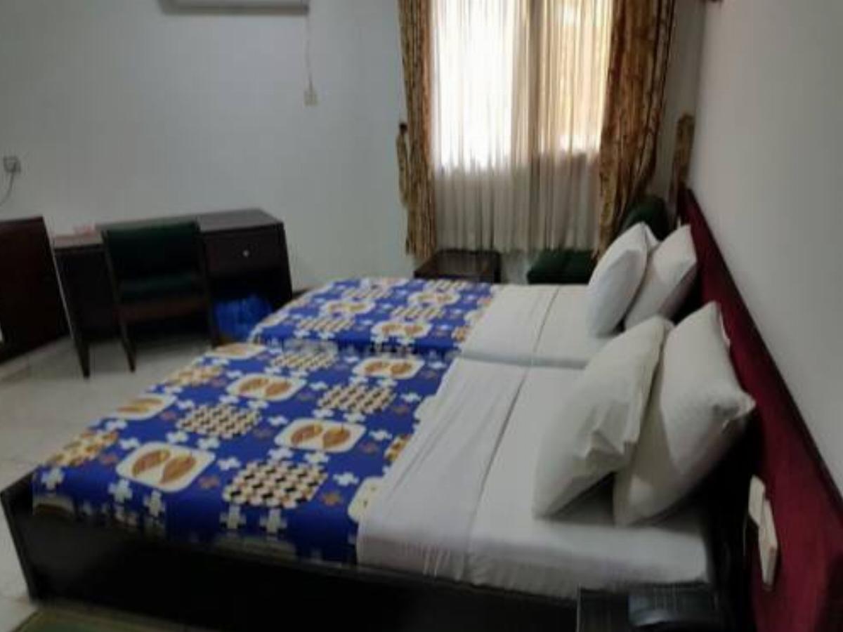 Royal Basin Resort Hotel Kantinkronu Ghana