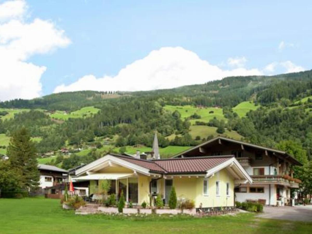Smaragd Chalet Hotel Bramberg am Wildkogel Austria
