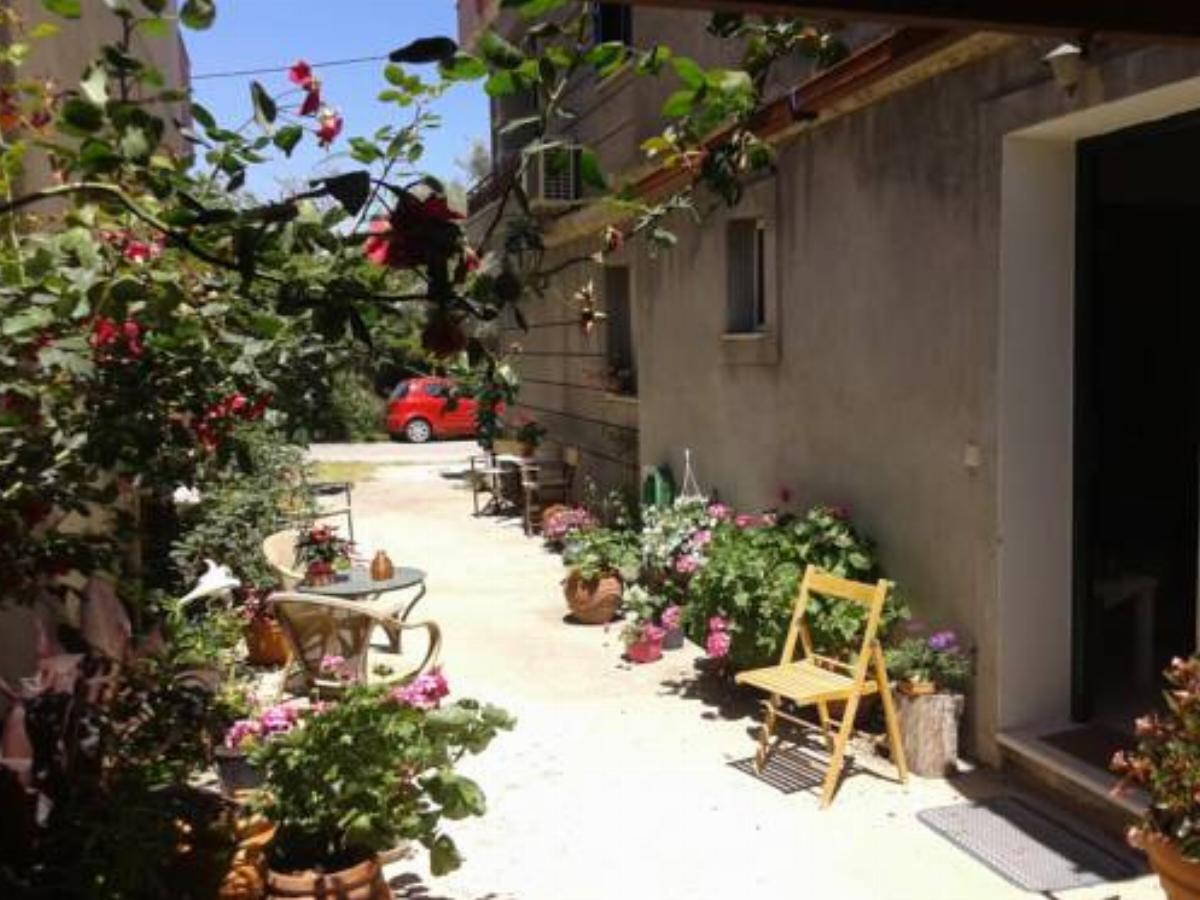 Spiro's Apartment Hotel Lefkada Town Greece