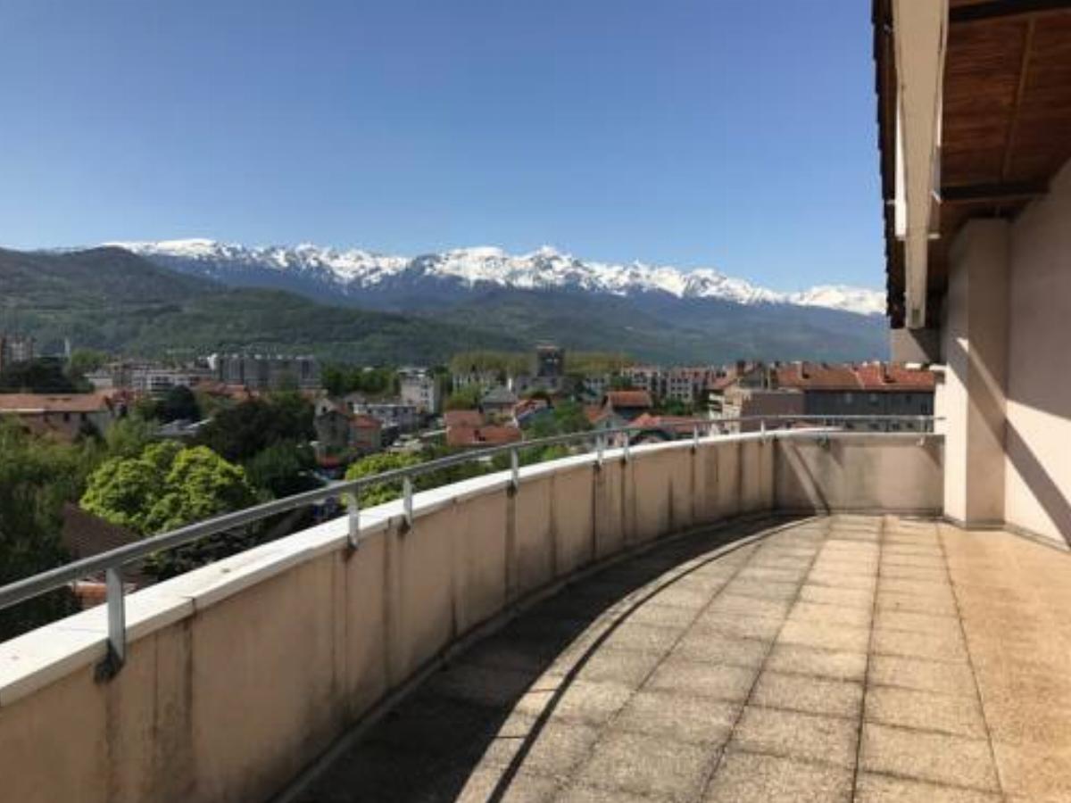 Studio Chavant Hotel Grenoble France