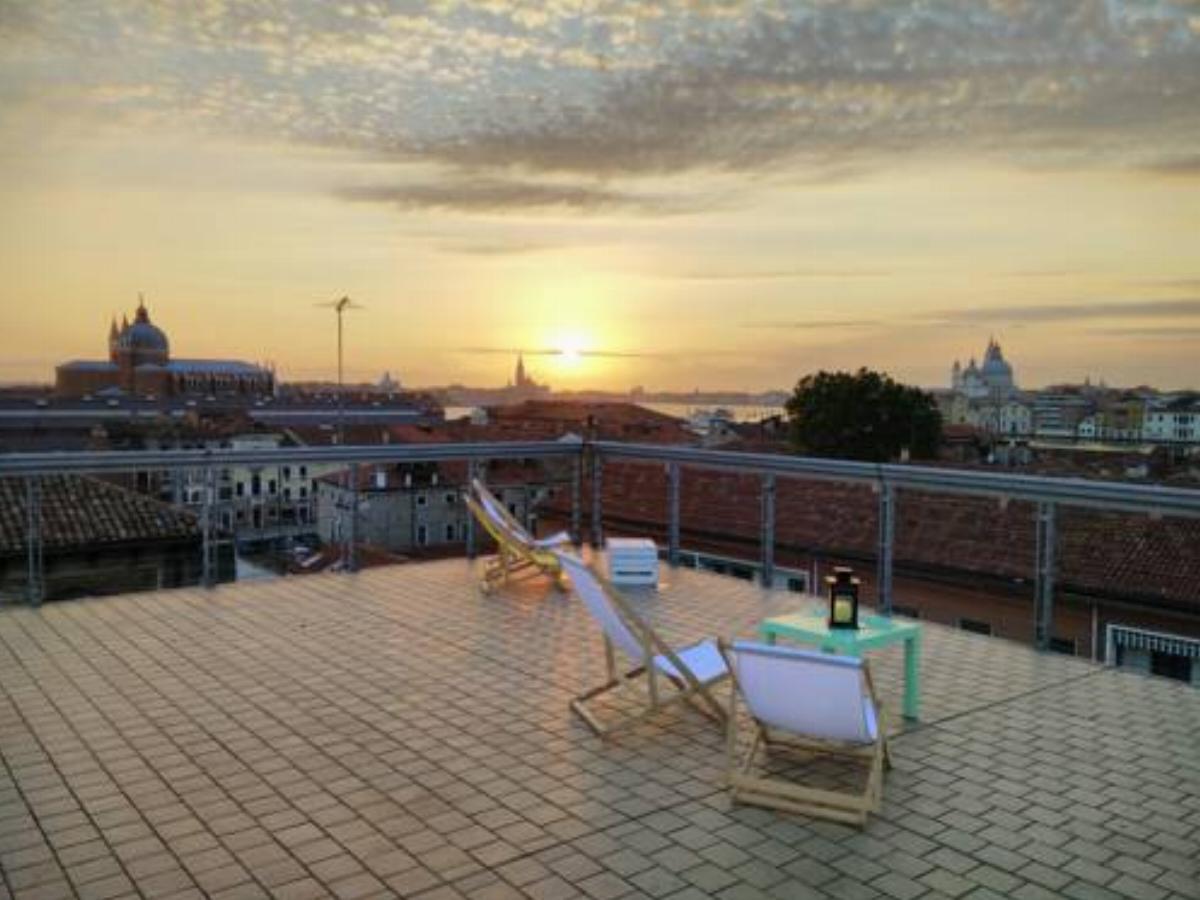 Sunny Terrace Hostel Hotel Venice Italy