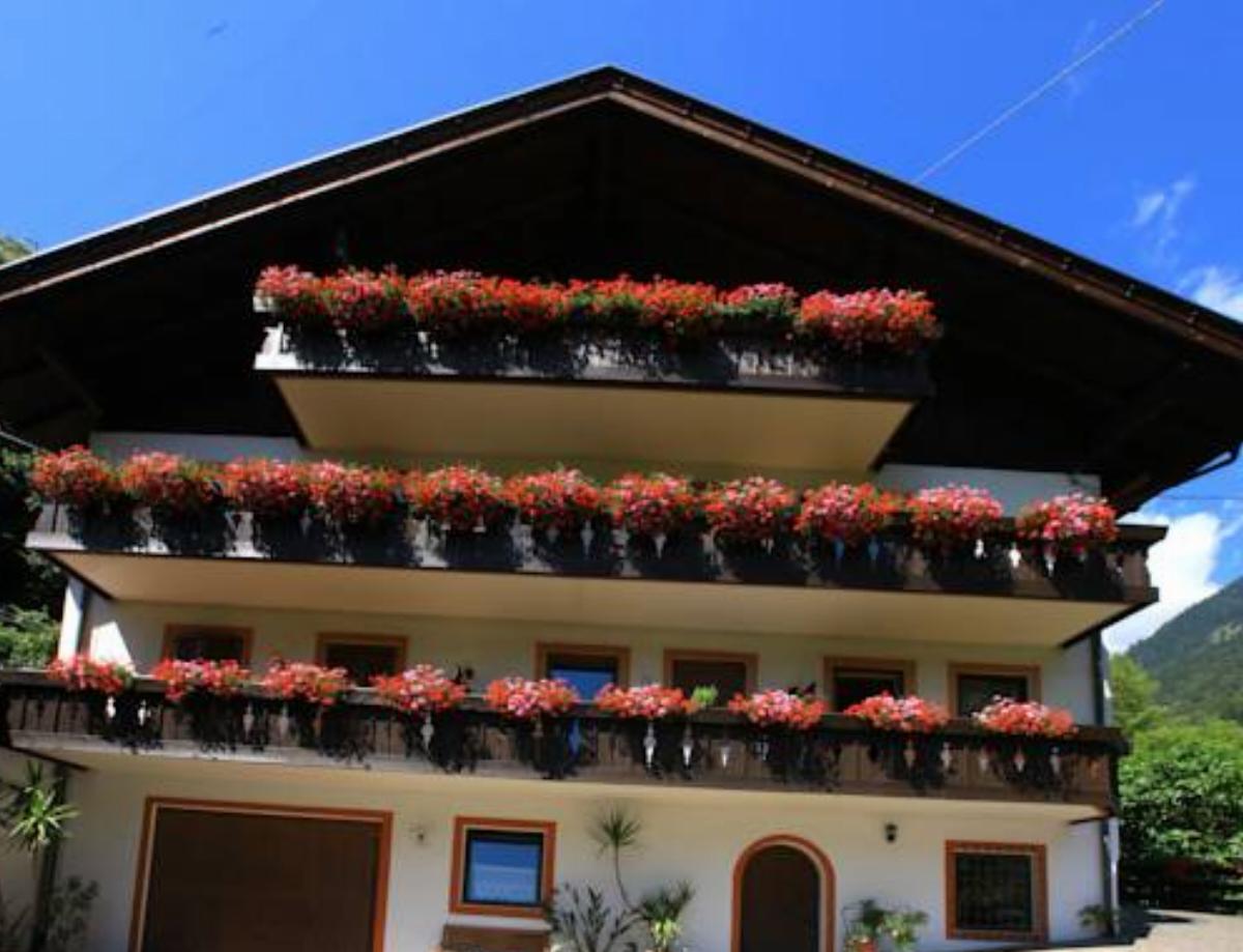 Tannerhof Bed & Breakfast Hotel Caines Italy