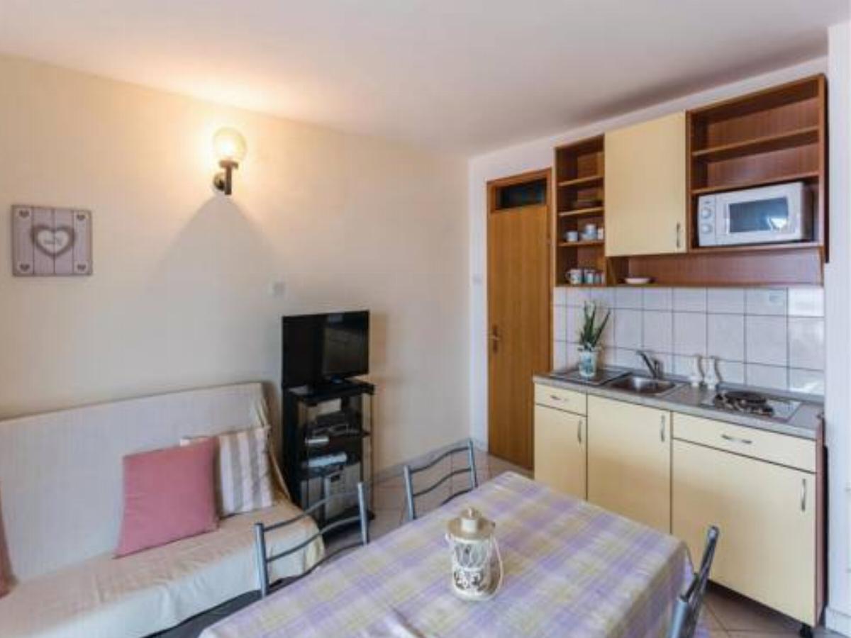 Three-Bedroom Apartment in Komarna Hotel Komarna Croatia