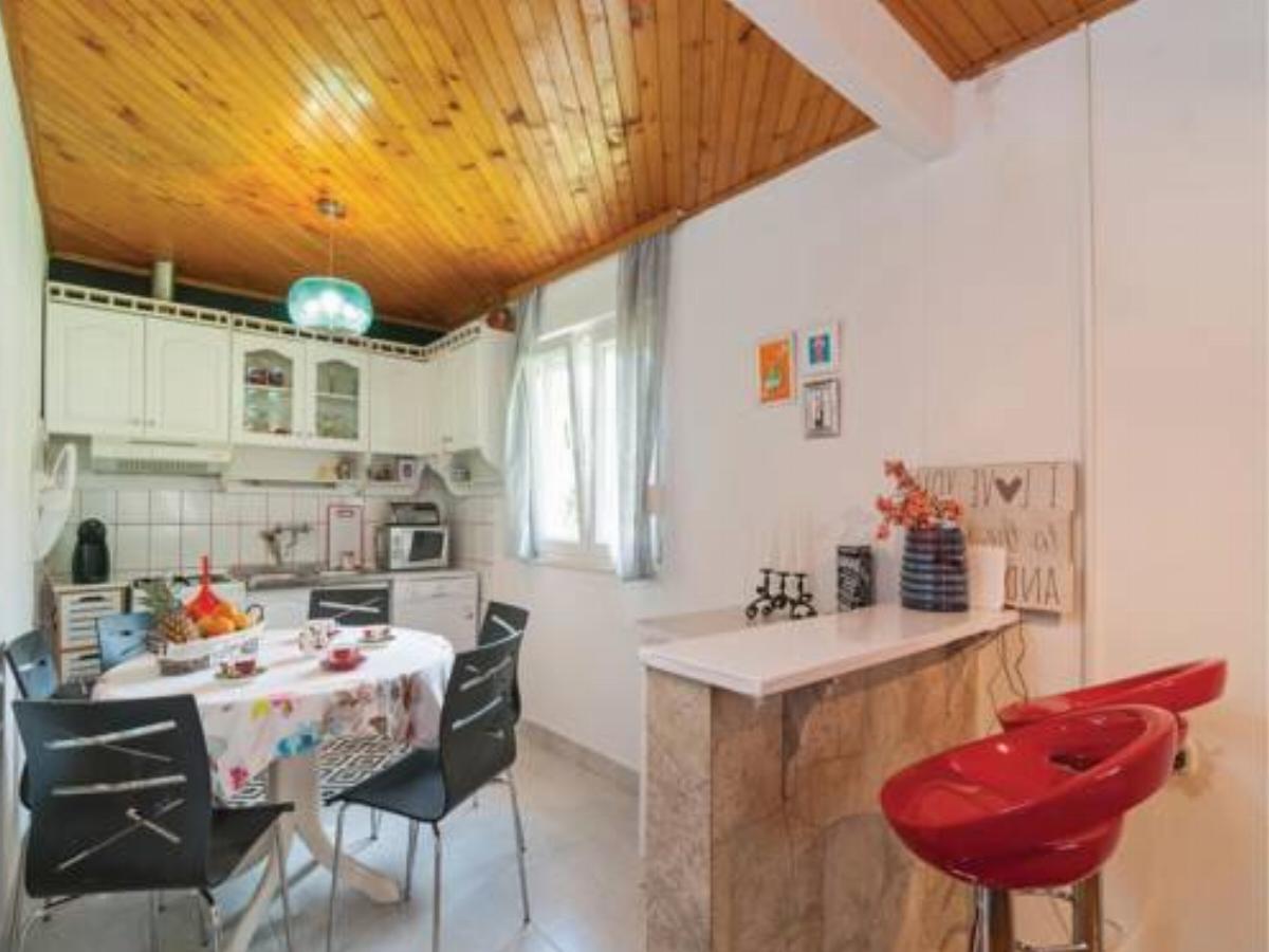 Three-Bedroom Holiday Home in Hrvace Hotel Hrvace Croatia